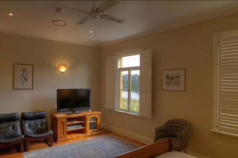 Tizzana Winery Bed & Breakfast - Accommodation Fremantle 5