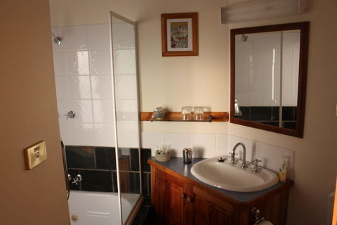 Bed In The Treetops Bed & Breakfast - Accommodation Fremantle 5