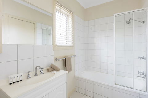 Hawthorn Gardens Serviced Apartments - Accommodation Fremantle 2