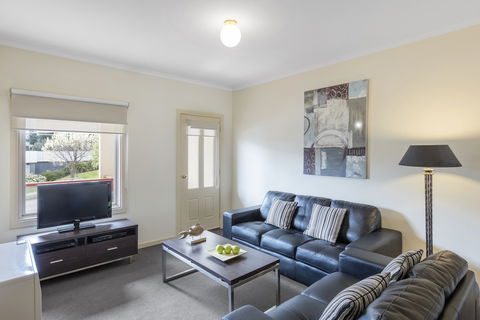 Hawthorn Gardens Serviced Apartments - Accommodation Fremantle 6