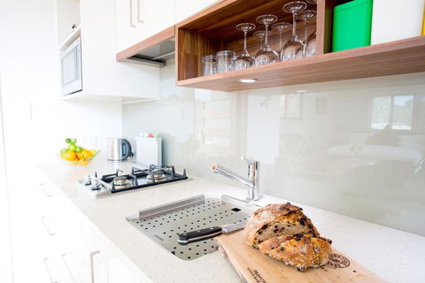 Lilypad Luxury Cabins - Accommodation Fremantle 2