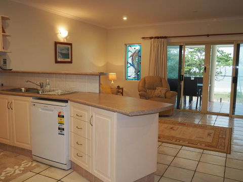 La Riviera - Accommodation Fremantle 5