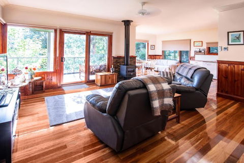 Raynella Alpaca Farmstay - Accommodation Fremantle 5