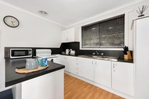 Elkie Villa 2 Bedroom Unit Burnie - Accommodation Fremantle 4