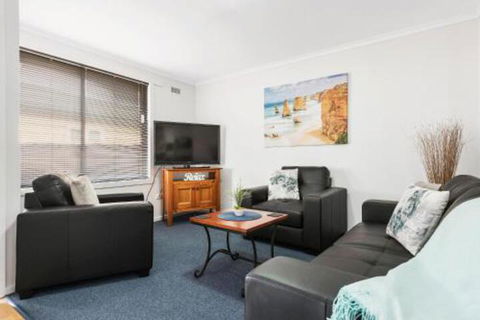 Elkie Villa 2 Bedroom Unit Burnie - Accommodation Fremantle 3