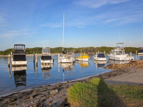 A Reflection On The Lake - Accommodation Fremantle 3