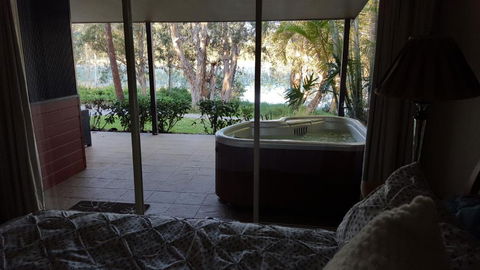 Lake Russell Lakeside Retreat - Accommodation Fremantle 1