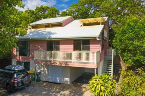 Straddie House - Accommodation Fremantle 0