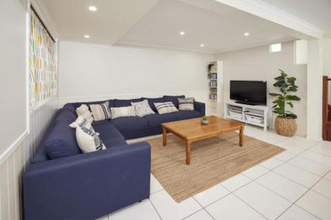 Straddie House - Accommodation Fremantle 7