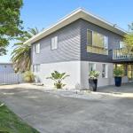 Middle Sea Perfect For Two Families - Accommodation Fremantle 0