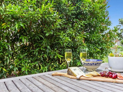 The Boathouse Comfortable Beachfront Home - Accommodation Fremantle 2