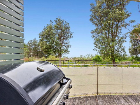 The Boathouse Comfortable Beachfront Home - Accommodation Fremantle 5