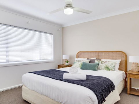 Ocean Blue Apartment Three Apartment On 2nd Level - Accommodation Fremantle 1