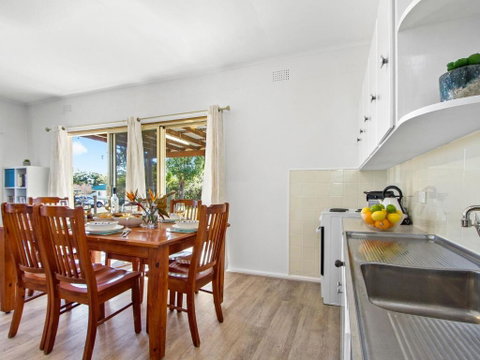 Beach Escape At Currarong Basic Family Accommodation - Accommodation Fremantle 1