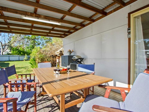 Beach Escape At Currarong Basic Family Accommodation - Accommodation Fremantle 4