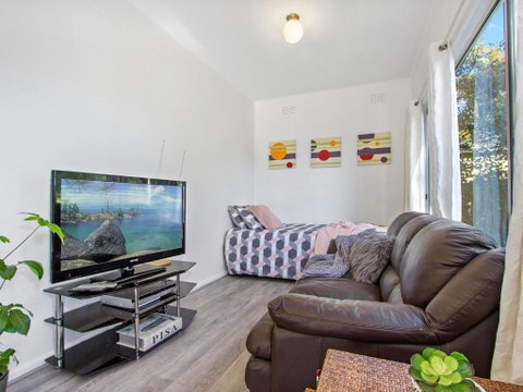 Beach Escape At Currarong Basic Family Accommodation - Accommodation Fremantle 5