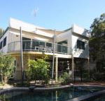 20 Orania Court Spacious home with swimming pool - Accommodation Fremantle