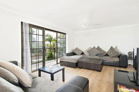 Amaroo Retreat At Fingal Bay - Accommodation Fremantle 0