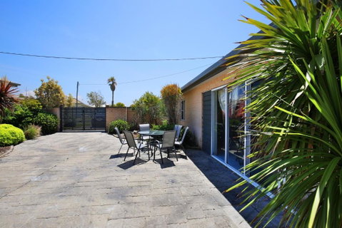 Neptune Absolute Beachfront - Accommodation Fremantle 4