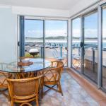Fairholme 8 Perfect Lakefront Position - Accommodation Fremantle 0