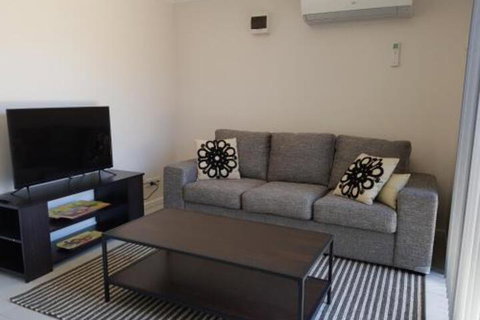 Excellent St. Granny Flat - Accommodation Fremantle 4