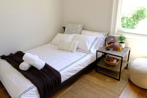 White House - Accommodation Fremantle 6
