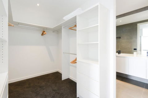 BOUTIQUE STAYS Murrumbeena Place 2 - Accommodation Fremantle 2