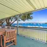 Sunset Beach House Soldiers Point Sleeps 9 - Accommodation Fremantle 0