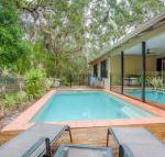 8 Ibis Court Rainbow Shores Swimming Pool Walk to Beach Executive Beach House - Accommodation Fremantle