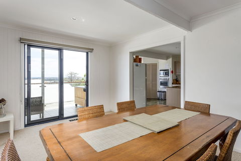 Sany Views - Accommodation Fremantle 2