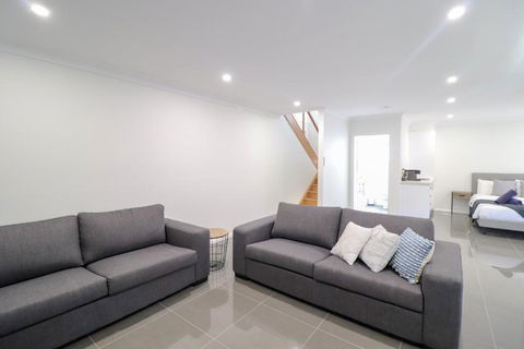 Beachside Oasis - Accommodation Fremantle 2