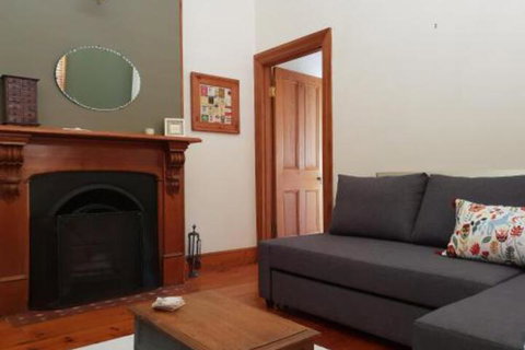 Salty Eyre Glenelg - Accommodation Fremantle 6