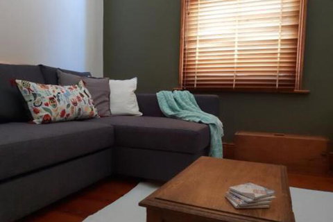Salty Eyre Glenelg - Accommodation Fremantle 5