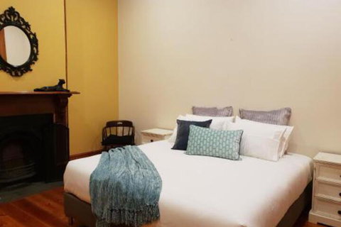 Salty Eyre Glenelg - Accommodation Fremantle 3