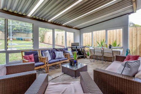 A Wave From It All - Accommodation Fremantle 2