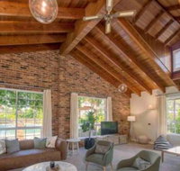 Luxurious Home on 5 Acres Close to CBD Sleeps 18 - Accommodation Fremantle