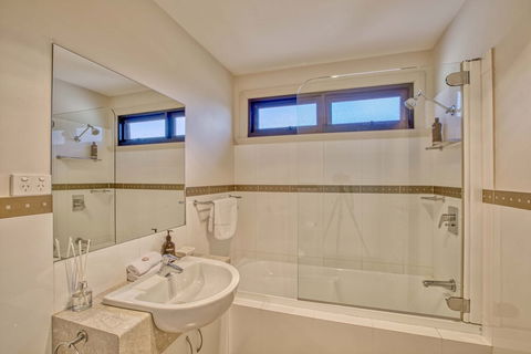 Georges Bay Luxury - Accommodation Fremantle 1