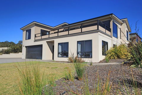Georges Bay Luxury - Accommodation Fremantle 0