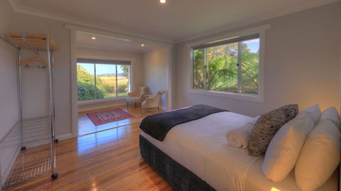 Castaway Cottage - Essentially Tas - Accommodation Fremantle 2