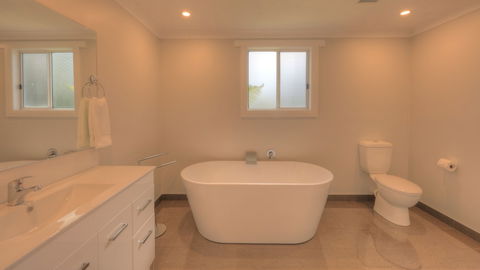 Castaway Cottage - Essentially Tas - Accommodation Fremantle 5