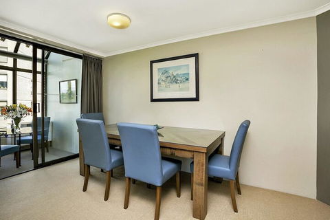 HAMP1 Bright Apartment In Cremorne - Accommodation Fremantle 1