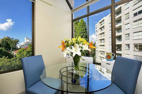 HAMP1 Bright Apartment In Cremorne - Accommodation Fremantle 5