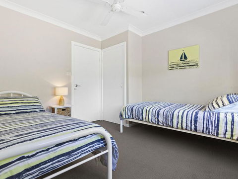 HILLTOP HAVEN In MOLLYMOOK - Accommodation Fremantle 6