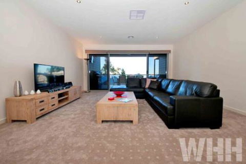Adelphi Views On Luton Woodlands - Accommodation Fremantle 5