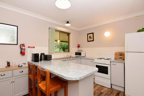 Valley Haven 3 Bedrooms Close To The Village! - Accommodation Fremantle 6