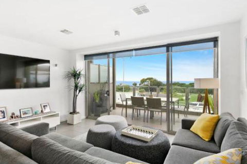 WATERFRONT TWO Position Perfect NEW LISTING 2019 - Accommodation Fremantle 4