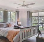 Sounds by the Sea open plan living metres to beach - Accommodation Fremantle