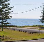The Penguins Head across from the beach - Accommodation Fremantle