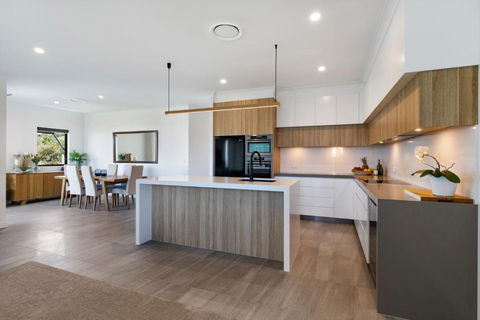 Penthouse Luxe Sunrise Beach - Accommodation Fremantle 4