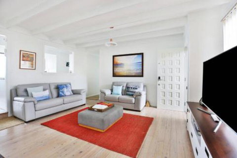 Azure Absolute Beachfront Pet Friendly - Accommodation Fremantle 5